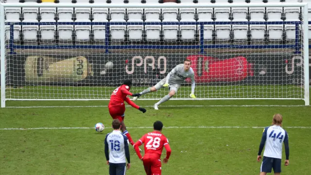 Lucas Joao penalty