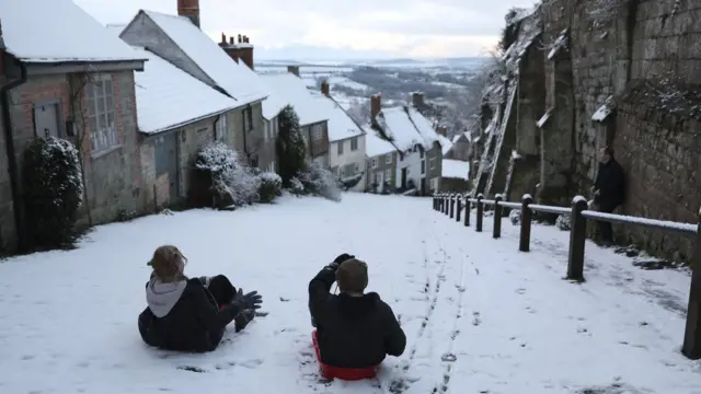 Children on Gold Hill, Shaftesbury