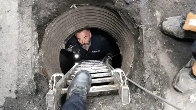 Police in bunker at Skendleby