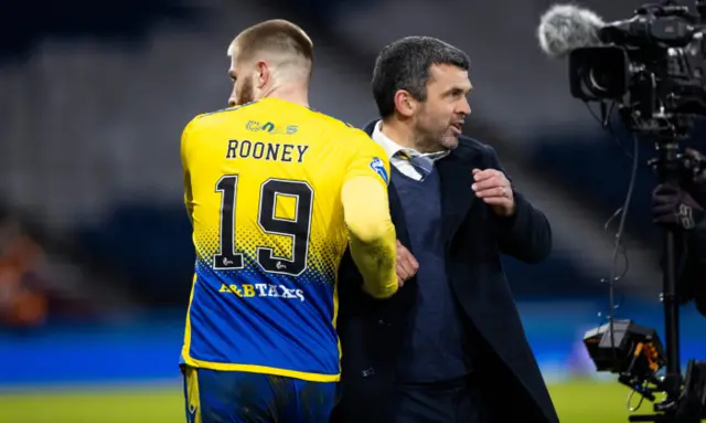 St Johnstone's Shaun Rooney and manager Callum Davidson