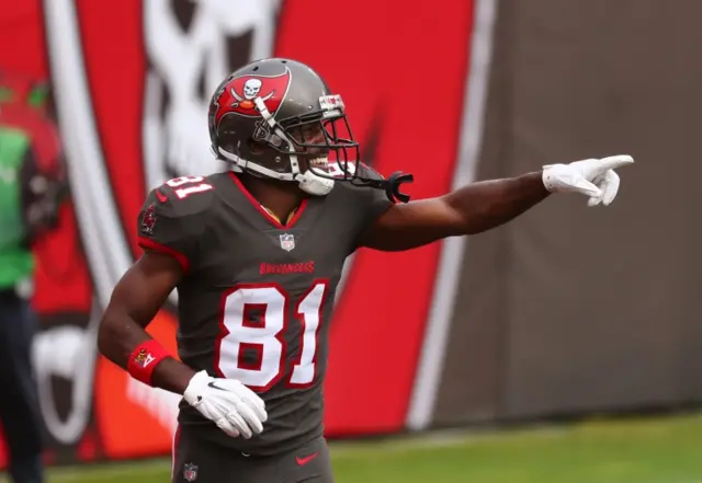 Antonio Brown celebrates a touchdown