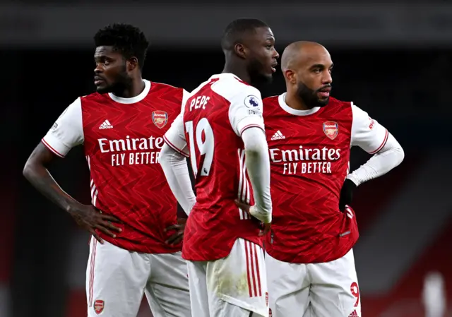 Arsenal players look frustrated