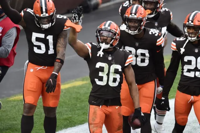 Cleveland Browns players celebrate