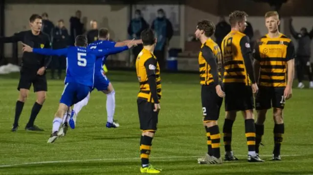 Cove celebrate in Alloa