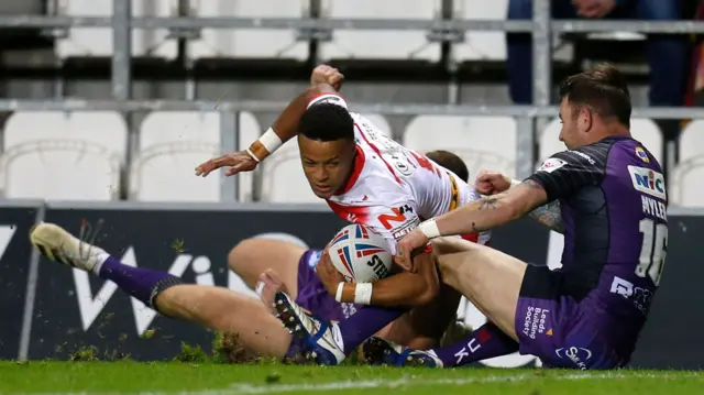 Regan Grace scores for St Helens