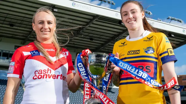 St Helens skipper Jodie Cunningham and Leeds' Sophie Nuttall