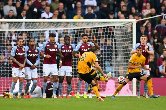 Ruben Neves free-kick