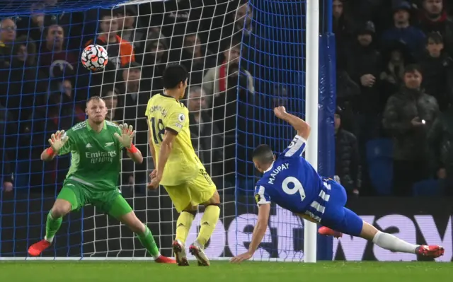 Neal Maupay misses from close range