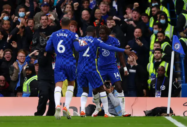 Thiago Silva, Antonio Rudiger and Trevoh Chalobah celebrate