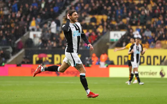 Jeff Hendrick celebrates scoring for Newcastle