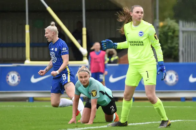 Beth England celebrates Chelsea's third goal