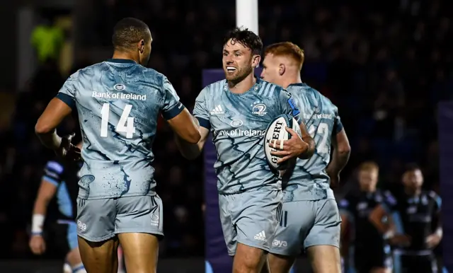 Hugo Keenan scores Leinster's second try