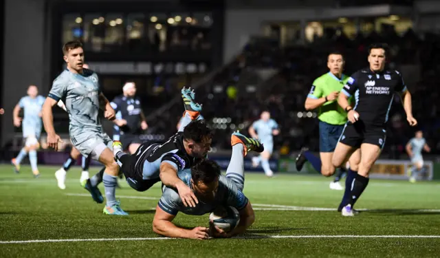 Ronan Kelleher scores the first try