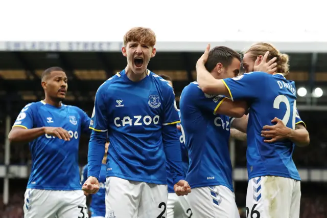 Everton players celebrate