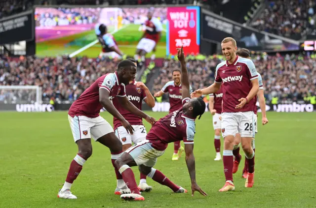 Michail Antonio celebrates