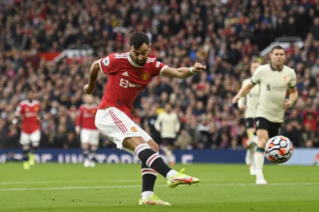 Bruno Fernandes fires over for Manchester United against Liverpool