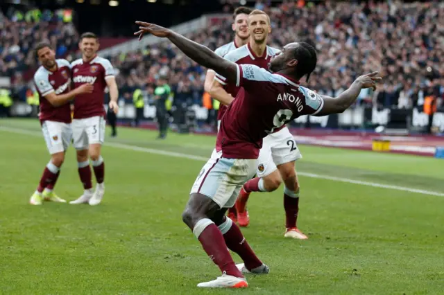 Michail Antonio scores for West Ham