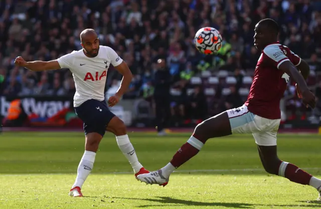 Lucas Moura shoots wide