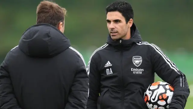 Mikel Arteta (right)