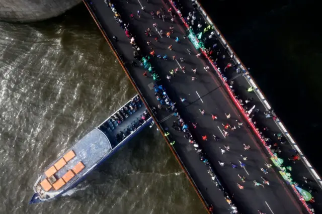 London Marathon runners