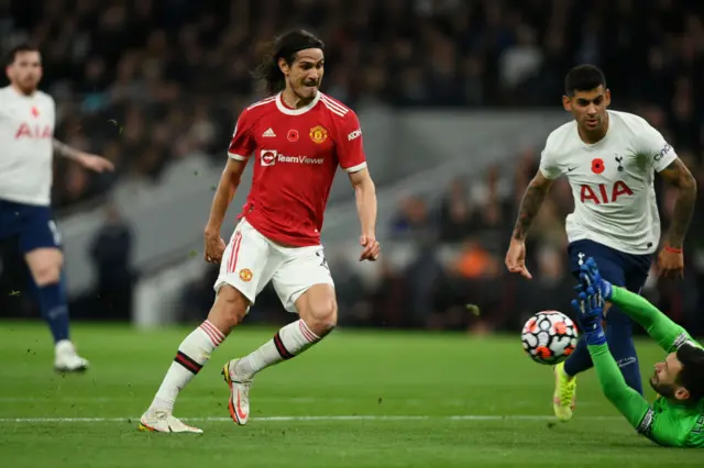 Edinson Cavani scores against Tottenham