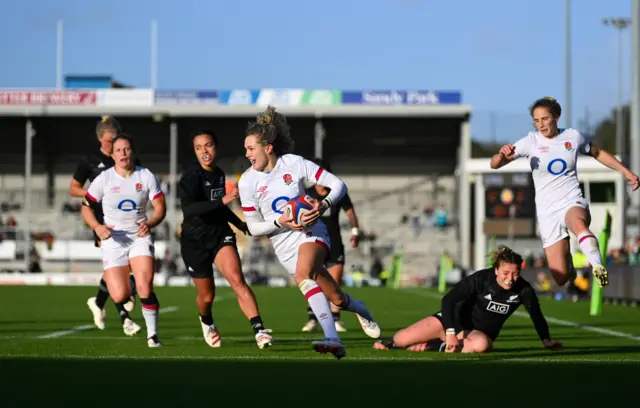 Kildunne scores the third try