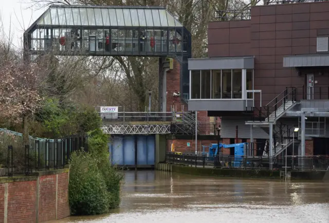 Foss Barrier