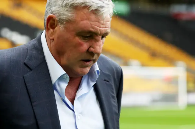 Steve Bruce looking despondent