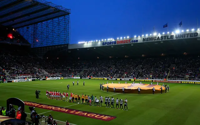 Newcastle line up against Benfica