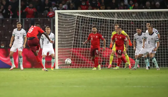 Denis Zakaria shoots towards goal