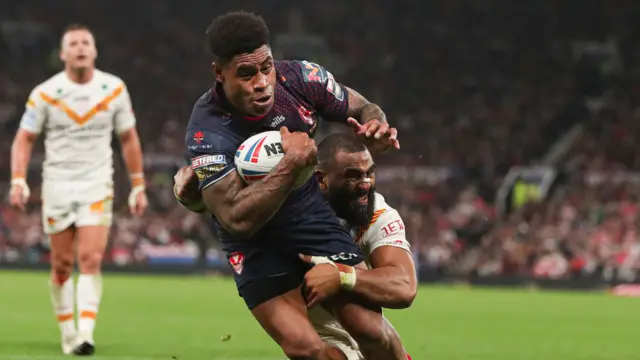 Kevin Naiqama scores his second try