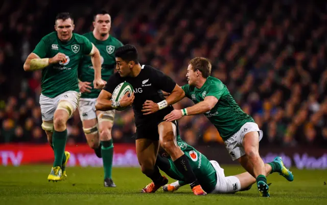 Ireland and New Zealand on the pitch