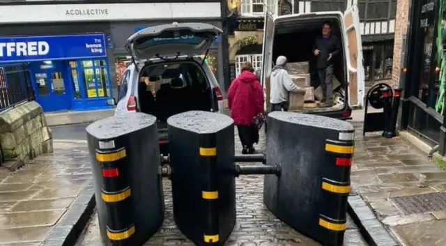 Shambles bollards