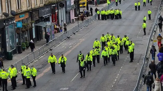 There was a heavy police presence in the west end of Glasgow ahead of the world leaders' evening reception