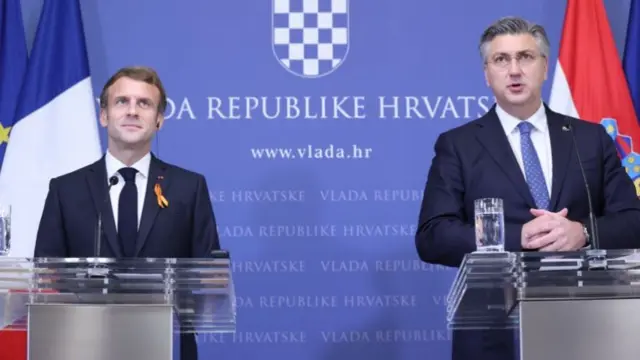 Croatian Prime Minister Andrej Plenkovic (R) and French President Emmanuel Macron (L) brief the press following their meeting in Zagreb, Croatia, 25 November 2021