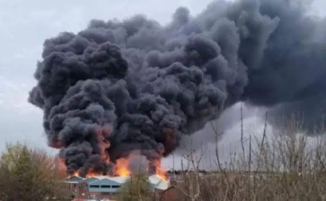 Hessle fire plume of black smoke