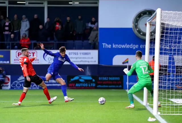 Rubin Colwill scores for Cardiff