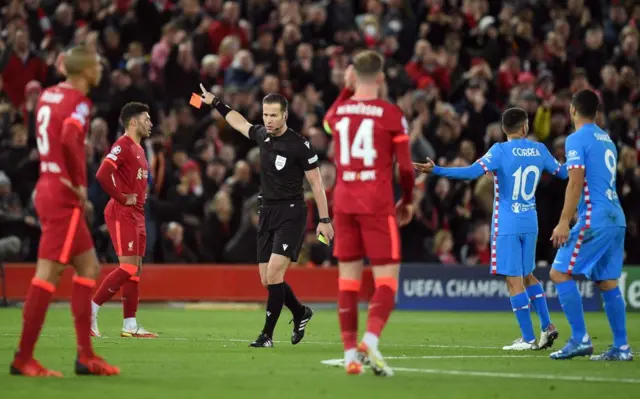 Referee sends Felipe off