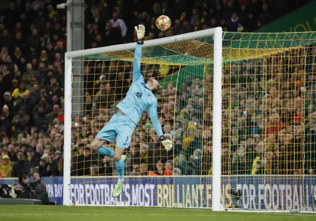 Norwich City's Tin Krul in action against Manchester United