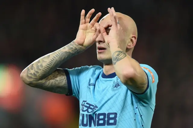 Jonjo Shelvey scores for Newcastle