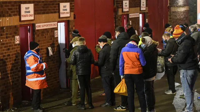 Oakwell queues