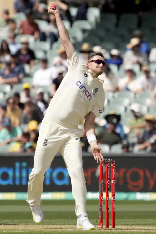 Ollie Robinson bowling spin