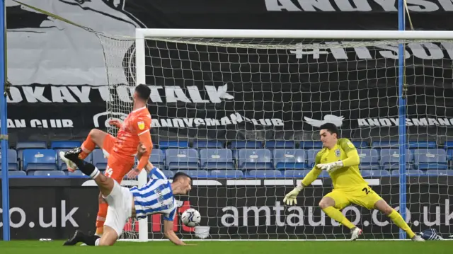 Gary Madine scores for Blackpool