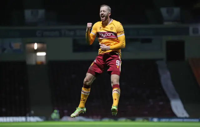 Kevin van Veen's goals sealed all three points for Motherwell