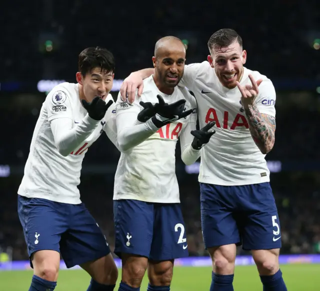 Tottenham players celebrate