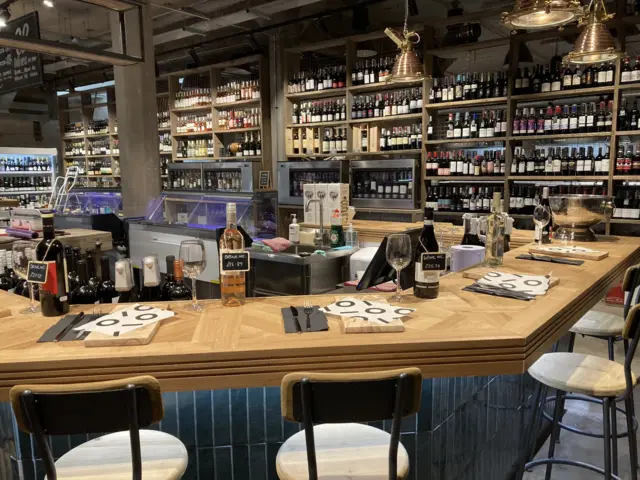 hammonds of hull food hall wine bar