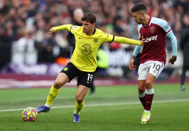 Mason Mount and Manuel Lanzini