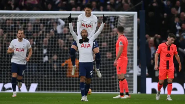 Lucas Moura (10 mins)