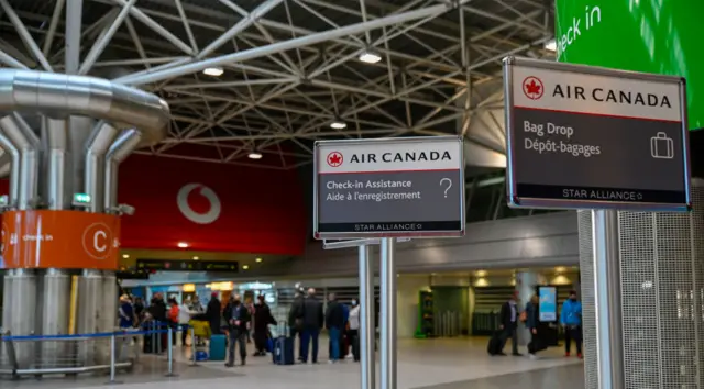 Air Canada check-in kiosk at Lisbon airport