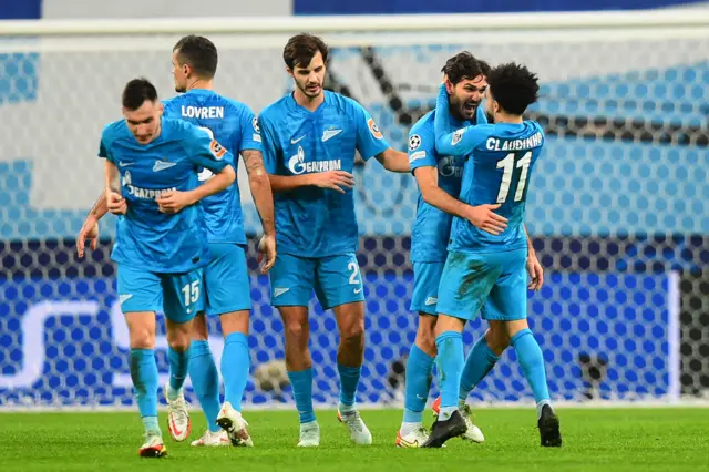 Zenit celebrate